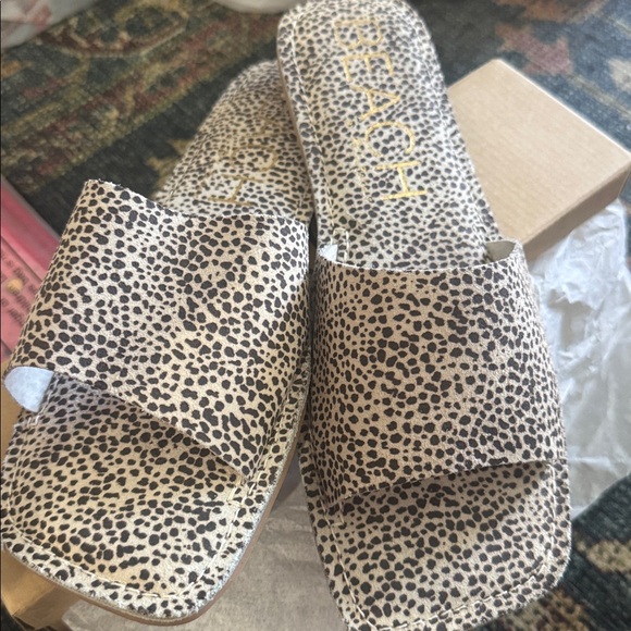 *NEW* BEACH BY MATISSE BLACK WHITE SPOTTED SUEDE SLIDE SANDAL 9 - Picture 8 of 9